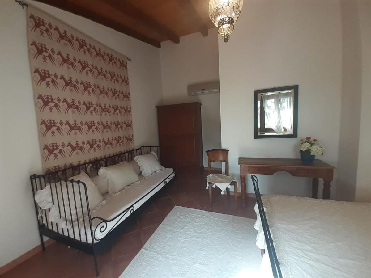 Sa Ruscitta Bed and Breakfast Sant'Antìoco Eksteriør billede