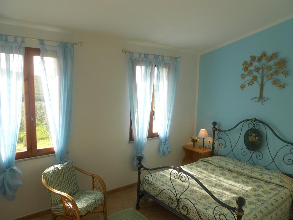 Sa Ruscitta Bed and Breakfast Sant'Antìoco Værelse billede